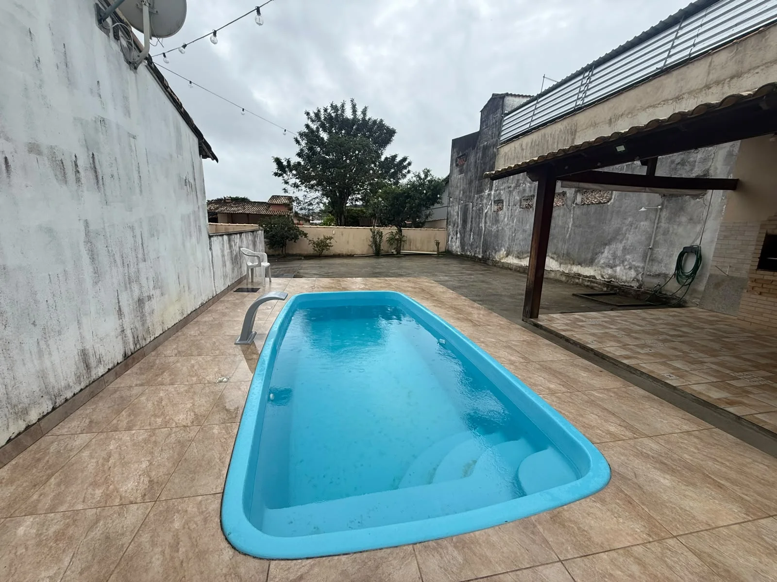 CASA Á VENDA EM CONDOMÍNIO POR R$ 300.000