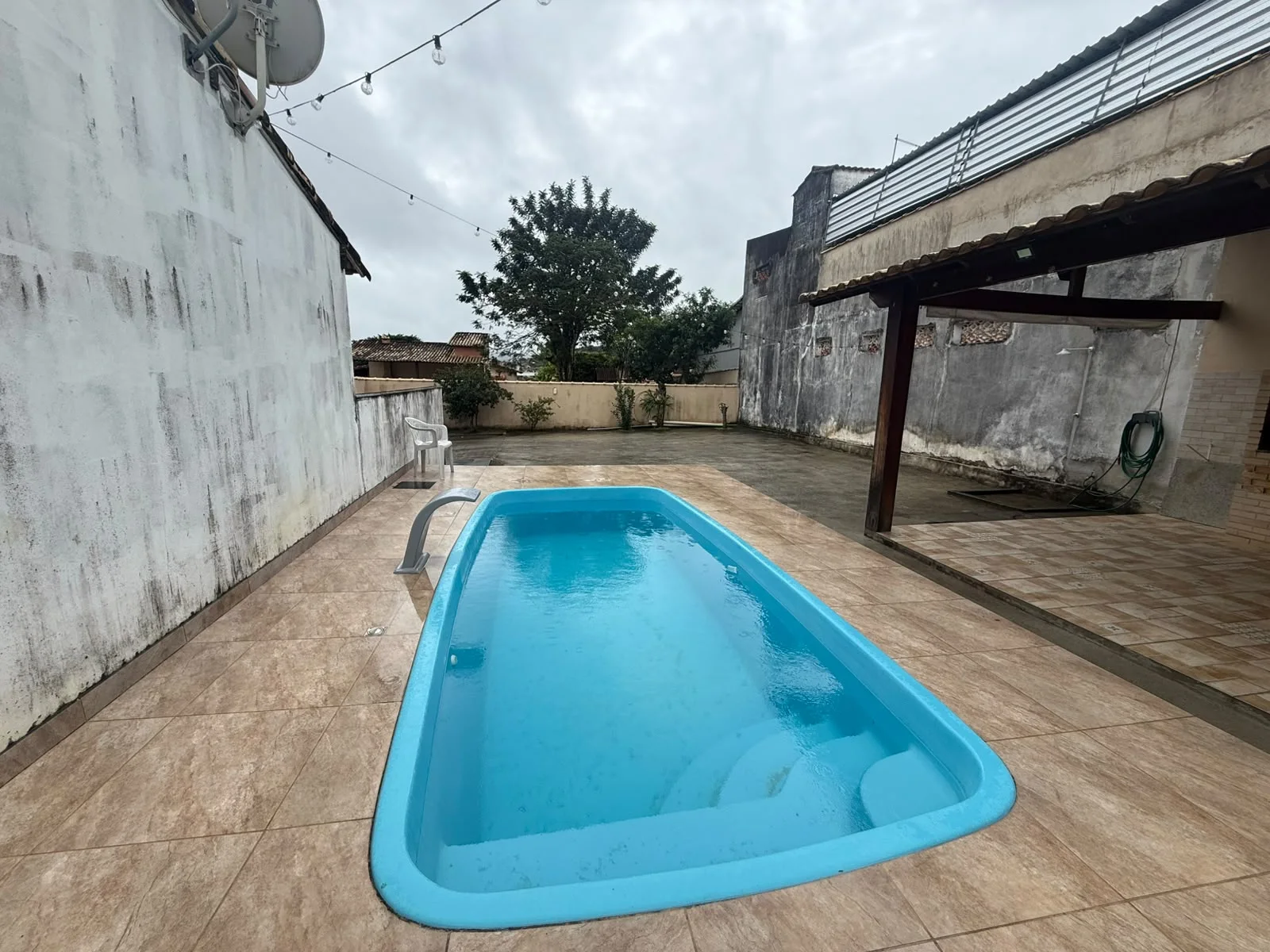 CASA Á VENDA EM CONDOMÍNIO POR R$ 300.000