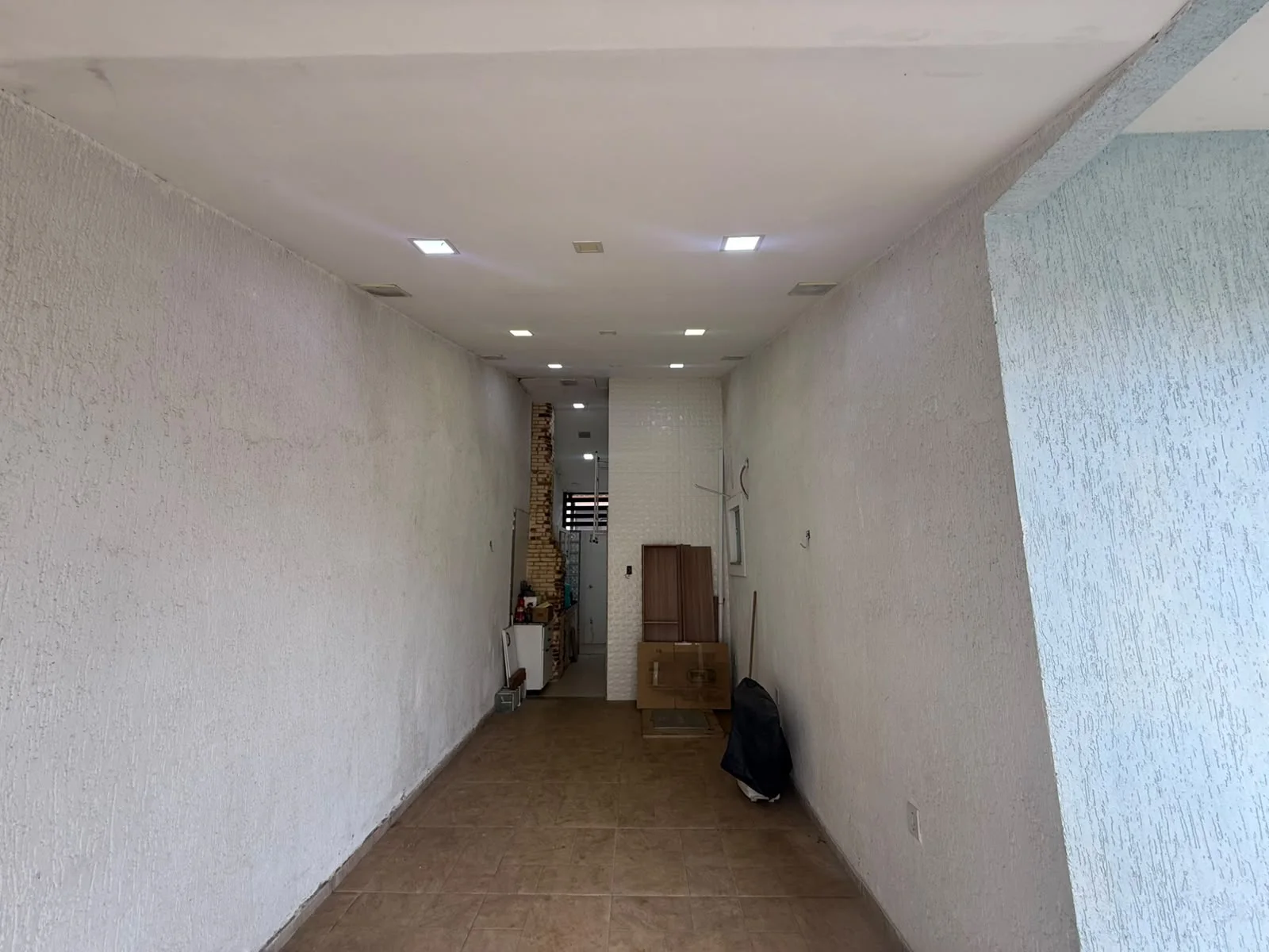 CASA Á VENDA EM CONDOMÍNIO POR R$ 300.000