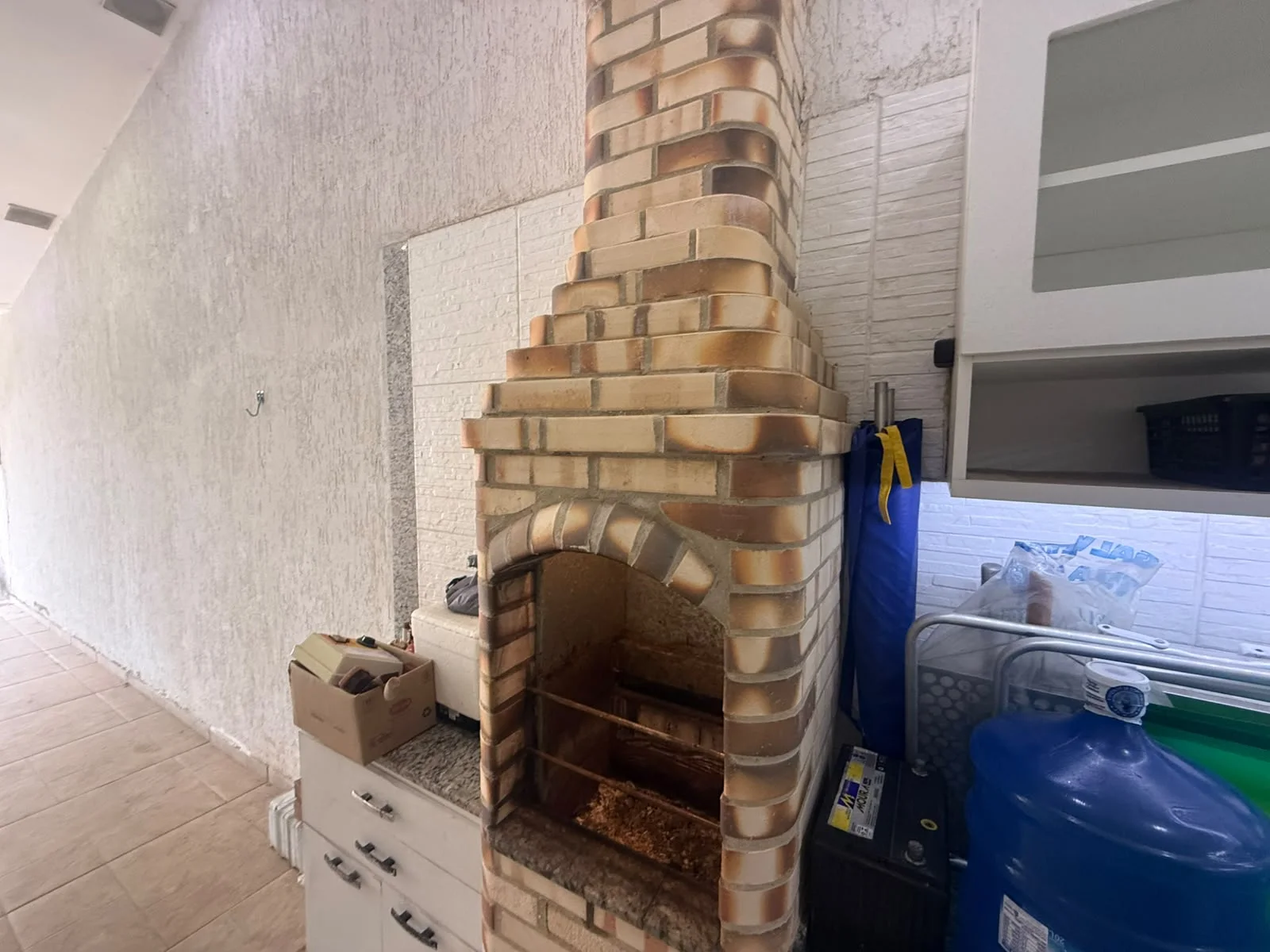 CASA Á VENDA EM CONDOMÍNIO POR R$ 300.000