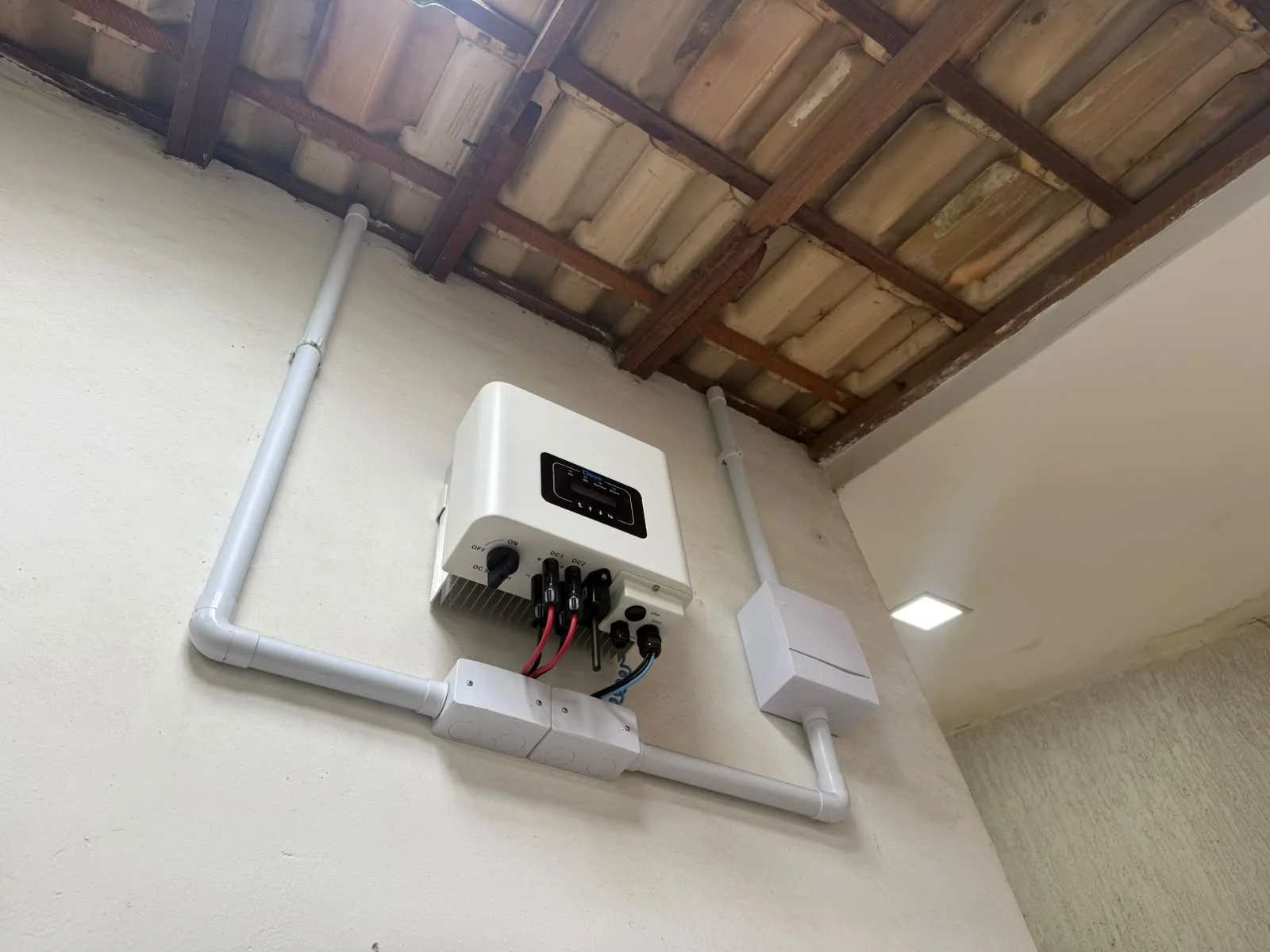 CASA Á VENDA EM CONDOMÍNIO POR R$ 300.000