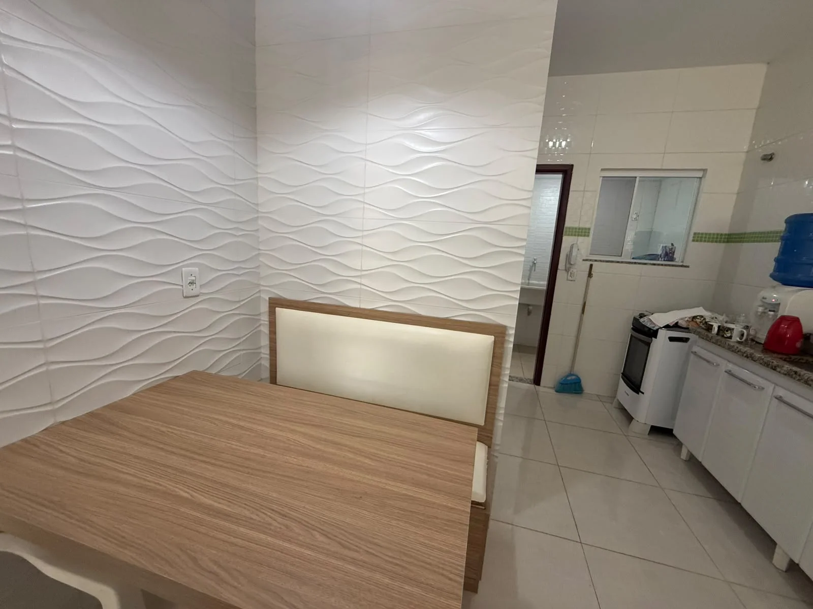 CASA Á VENDA EM CONDOMÍNIO POR R$ 300.000
