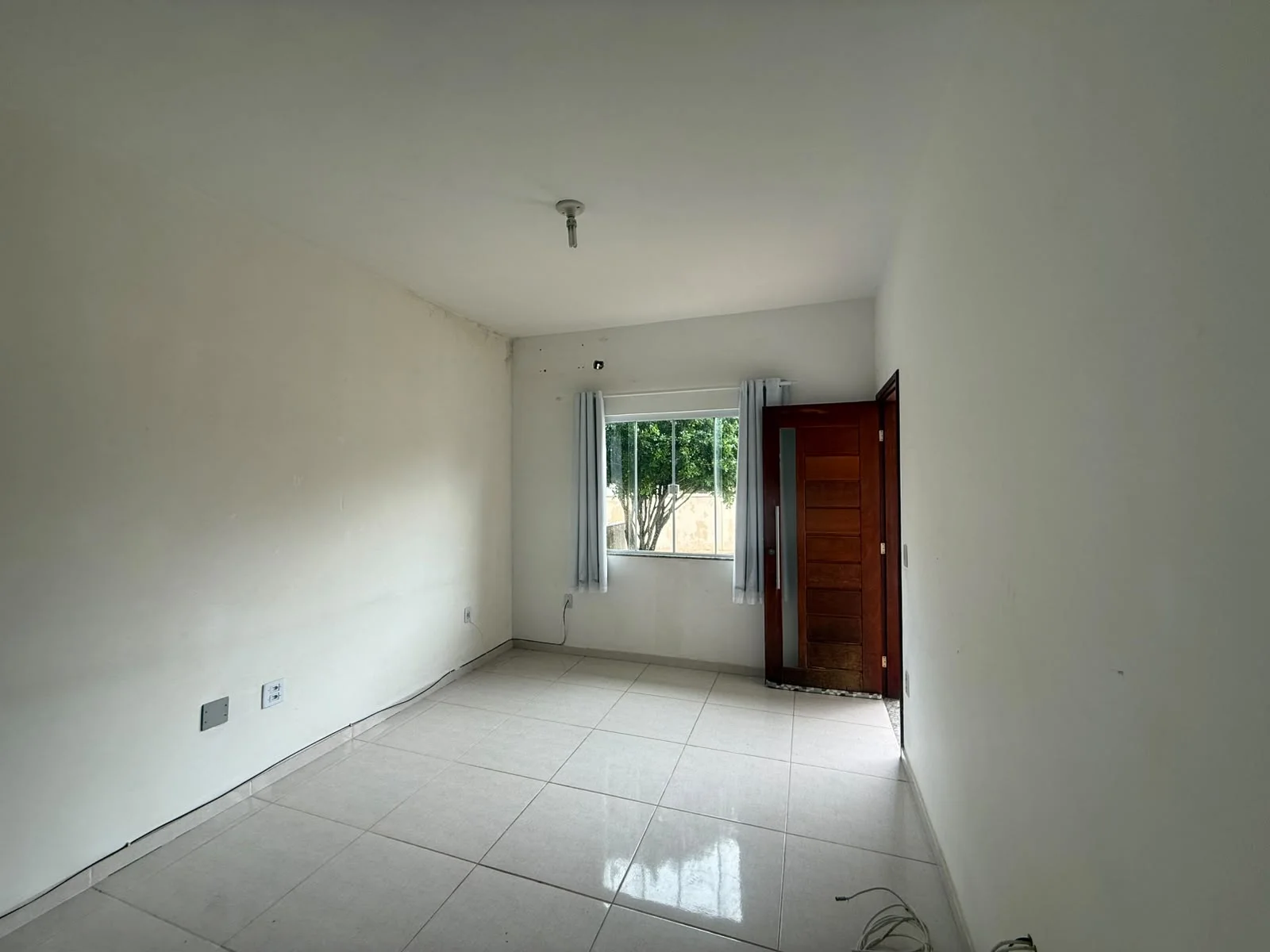 CASA Á VENDA EM CONDOMÍNIO POR R$ 300.000
