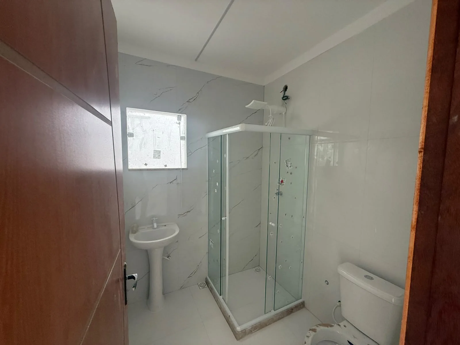 CASA COM ACABAMENTO DE PRIMEIRA - R$ 400.000