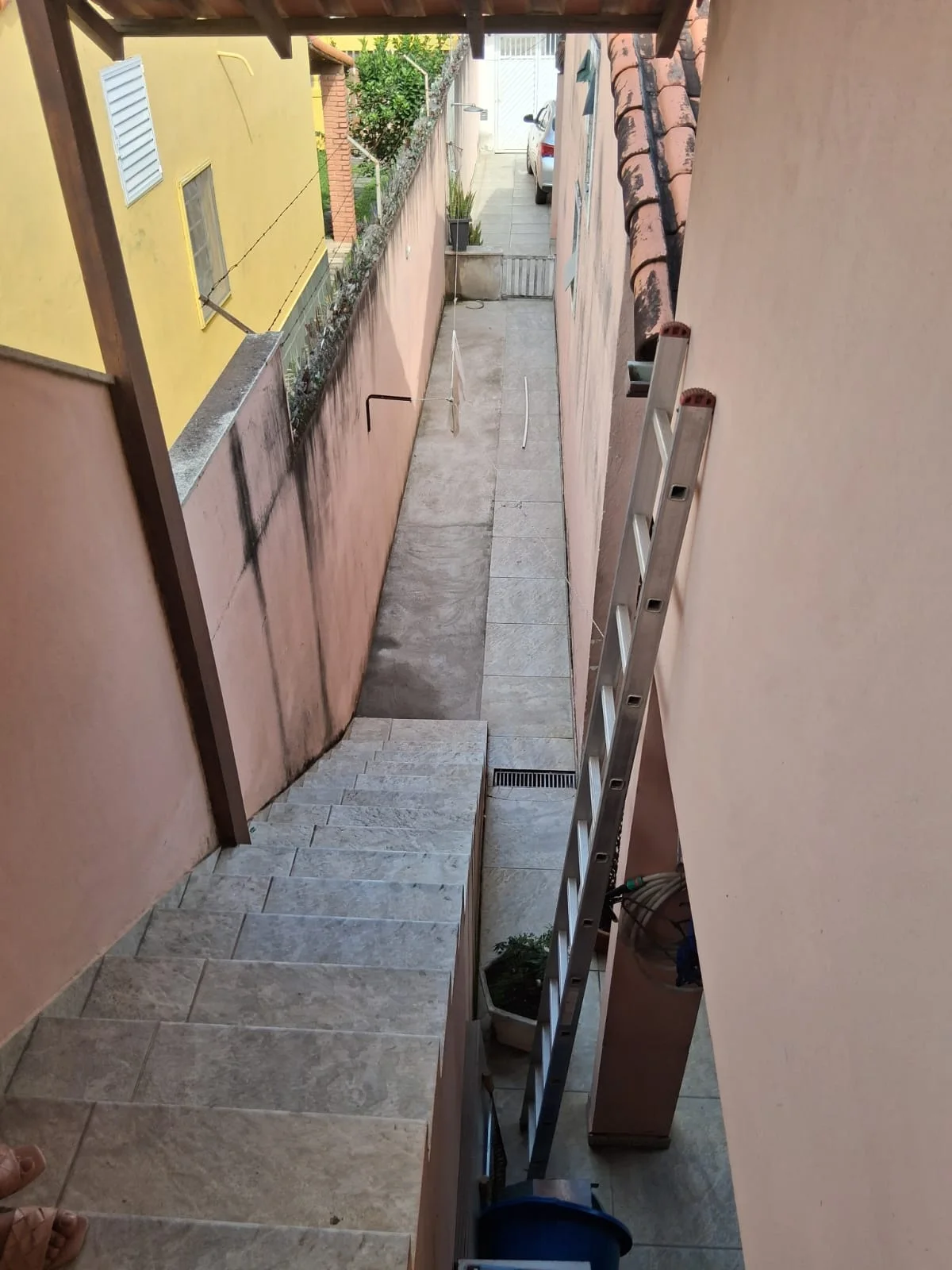 CASA À VENDA A POUCOS METROS DA PRAIA por apenas R$ 380.000