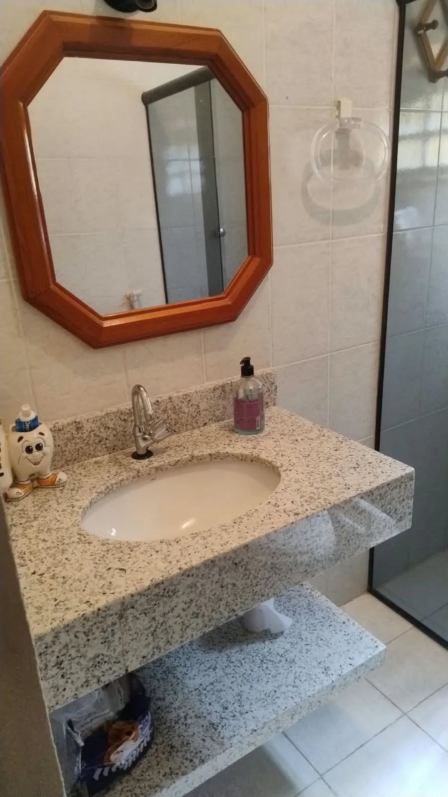 CASA LINEAR À VENDA EM SOPOTÓ, COM TERRENO AMPLO – R$ 400.000