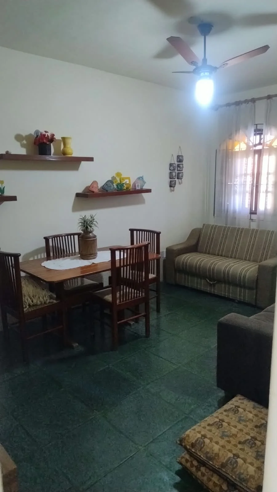 CASA LINEAR À VENDA EM SOPOTÓ, COM TERRENO AMPLO – R$ 400.000