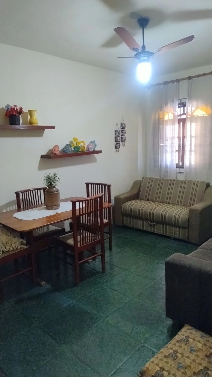 CASA LINEAR À VENDA EM SOPOTÓ, COM TERRENO AMPLO – R$ 400.000