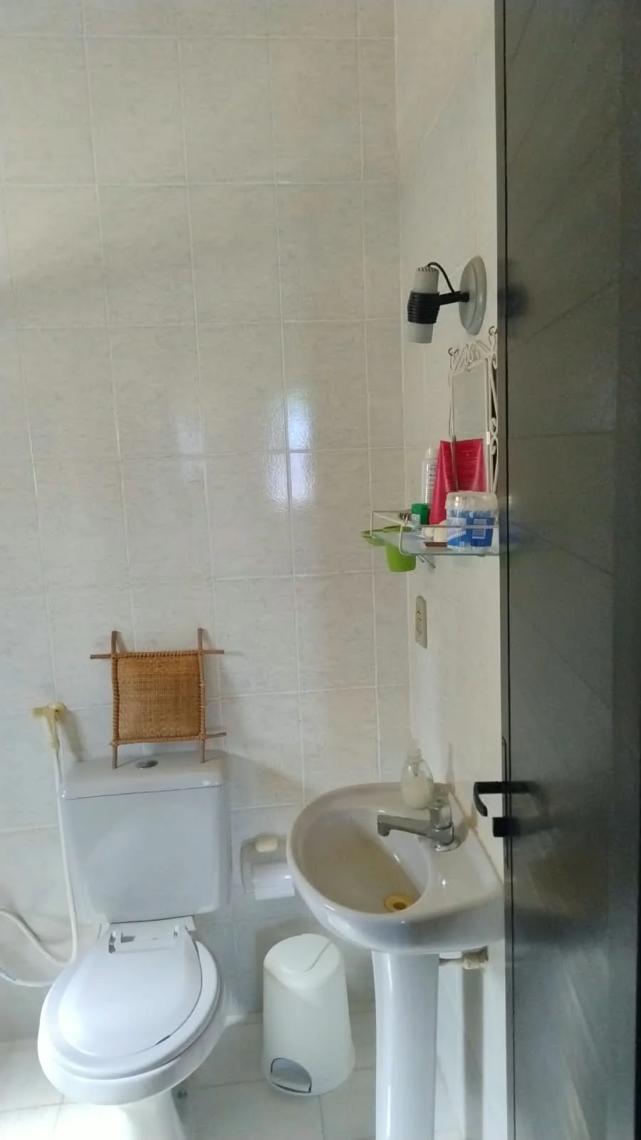 CASA LINEAR À VENDA EM SOPOTÓ, COM TERRENO AMPLO – R$ 400.000