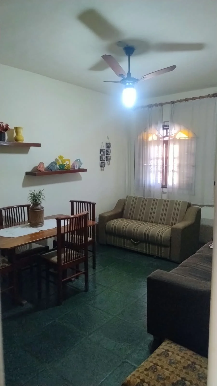 CASA LINEAR À VENDA EM SOPOTÓ, COM TERRENO AMPLO – R$ 400.000