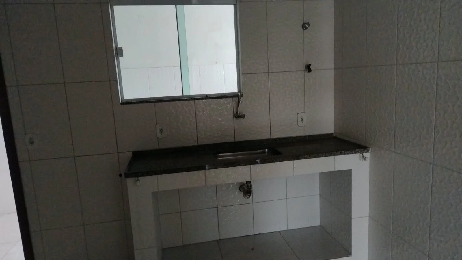 APARTAMENTO À VENDA A 300 METROS DA PRAIA DO POPEYE
