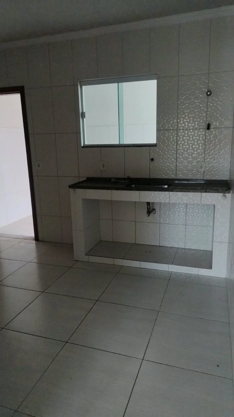 APARTAMENTO À VENDA A 300 METROS DA PRAIA DO POPEYE