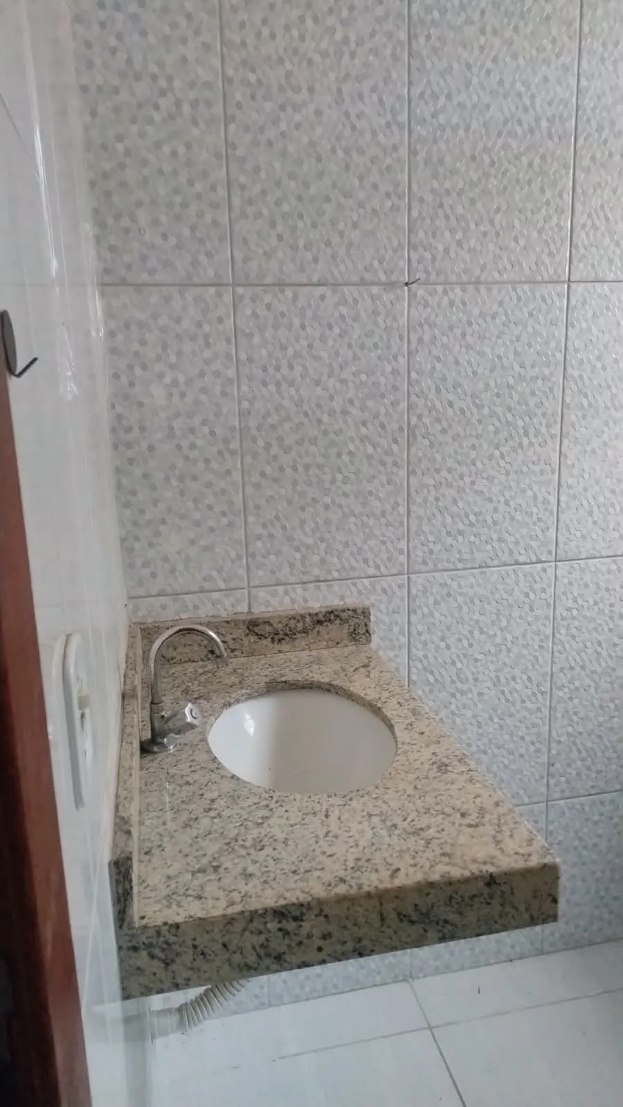 APARTAMENTO À VENDA A 300 METROS DA PRAIA DO POPEYE