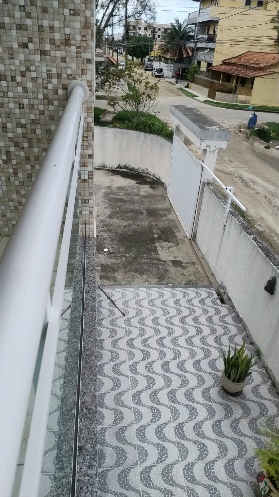 APARTAMENTO À VENDA A 300 METROS DA PRAIA DO POPEYE