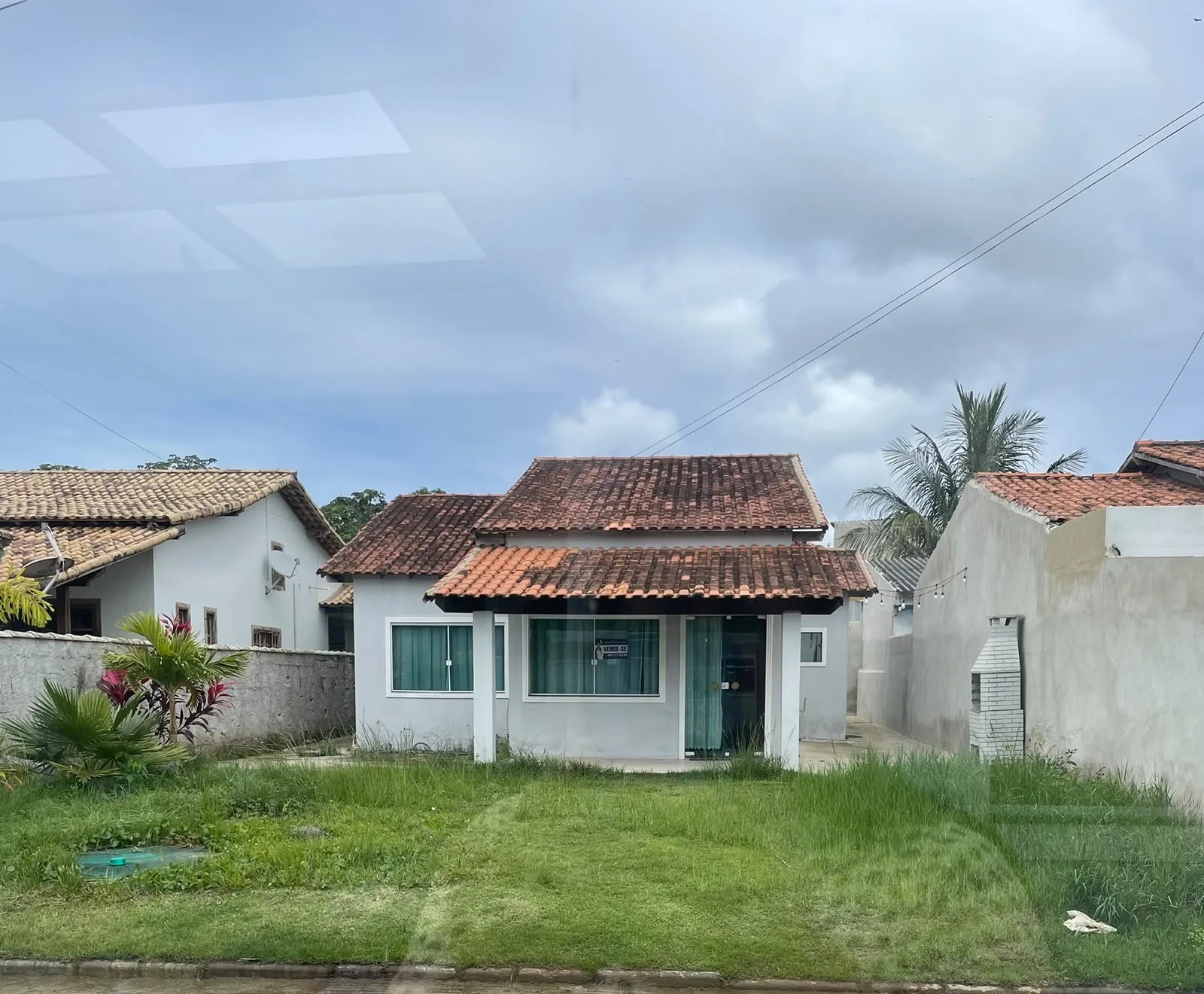 CASA À VENDA EM GURIRI – CABO FRIO | PORTEIRA FECHADA