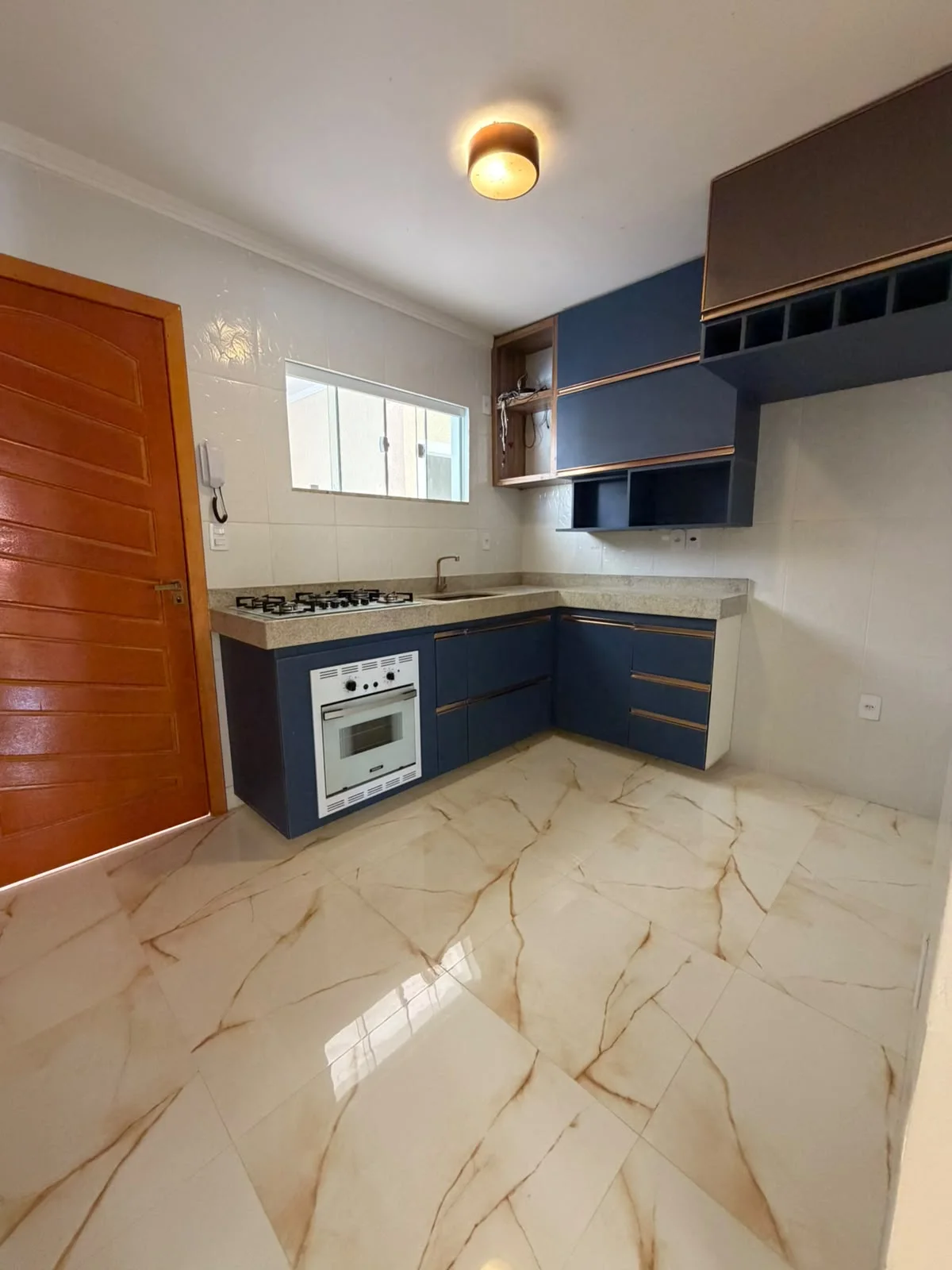 CASA À VENDA NO CENTRO DE IGUABA GRANDE – R$ 640.000,00