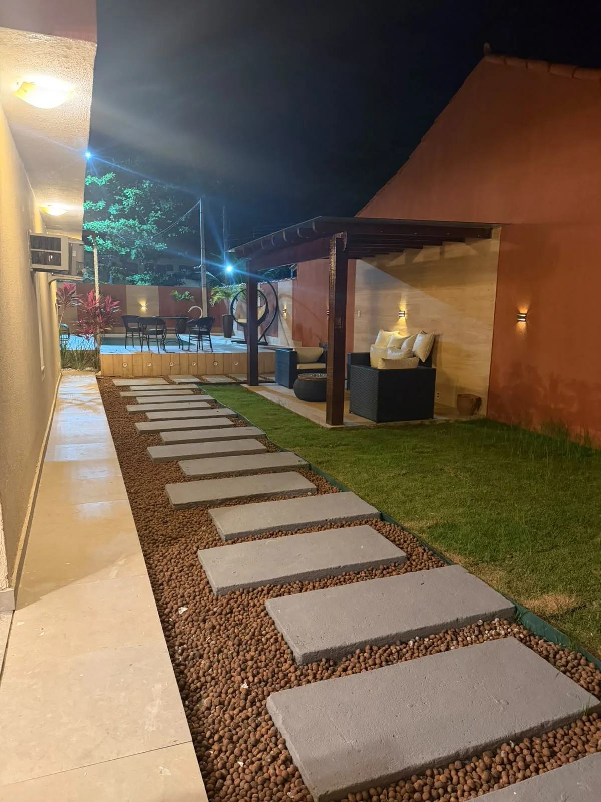 CASA À VENDA NO CENTRO DE IGUABA GRANDE – R$ 640.000,00