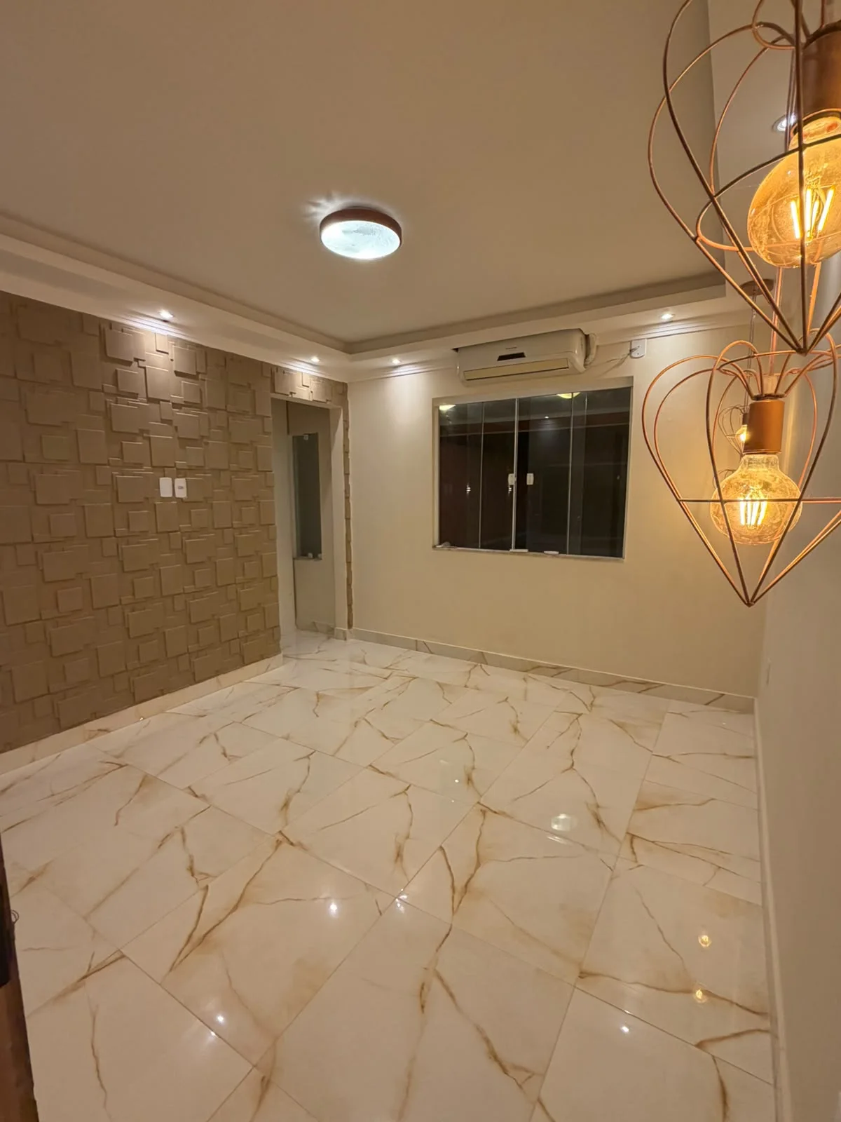 CASA À VENDA NO CENTRO DE IGUABA GRANDE – R$ 640.000,00