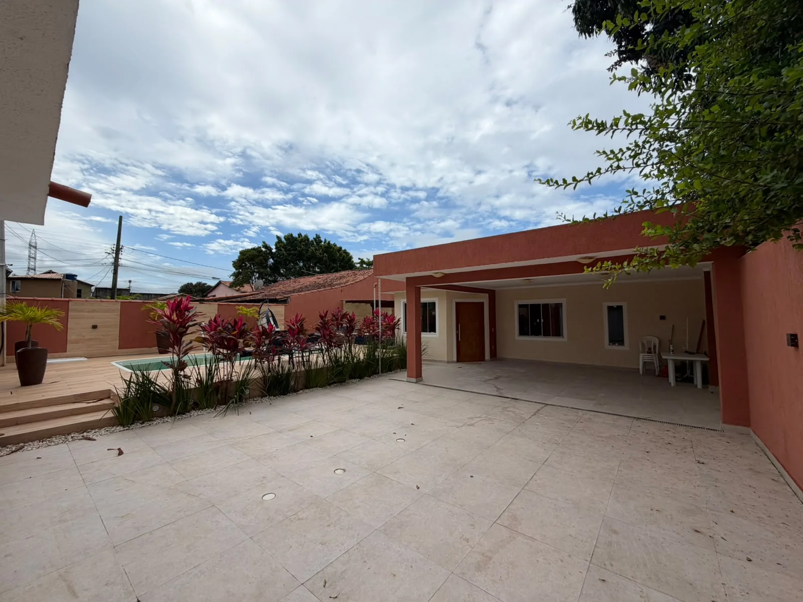 CASA À VENDA NO CENTRO DE IGUABA GRANDE – R$ 640.000,00