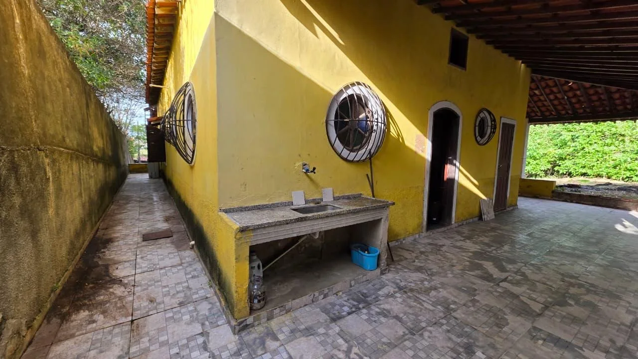 DOIS IMÓVEIS À VENDA EM IGUABA GRANDE