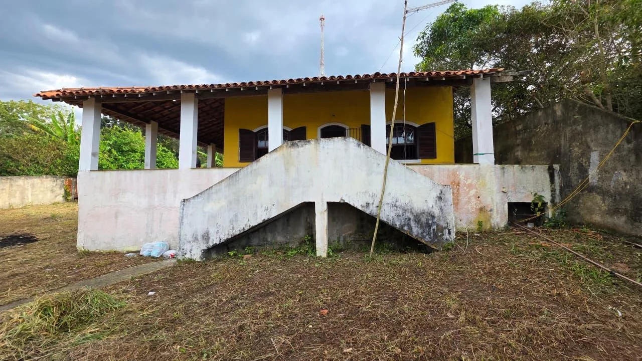 DOIS IMÓVEIS À VENDA EM IGUABA GRANDE