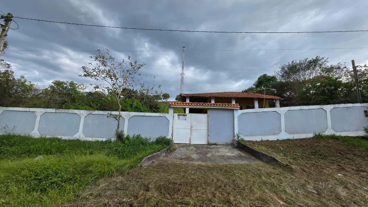 DOIS IMÓVEIS À VENDA EM IGUABA GRANDE