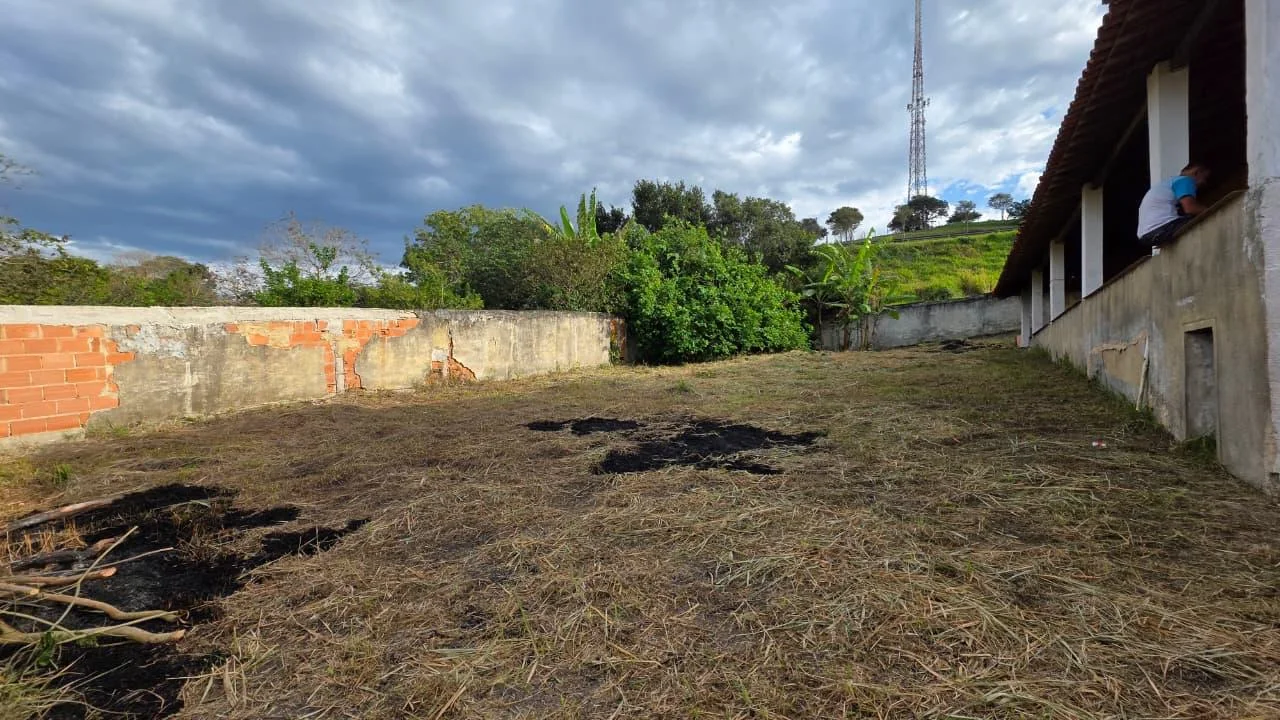 DOIS IMÓVEIS À VENDA EM IGUABA GRANDE