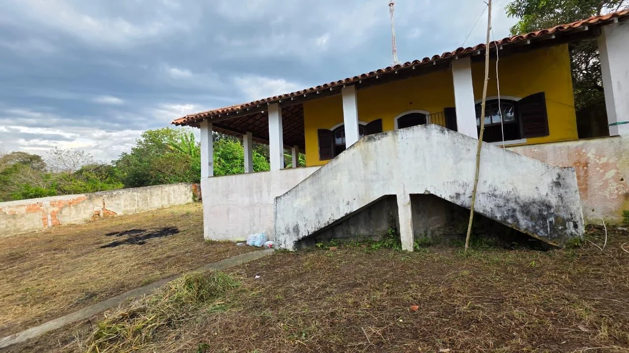 DOIS IMÓVEIS À VENDA EM IGUABA GRANDE