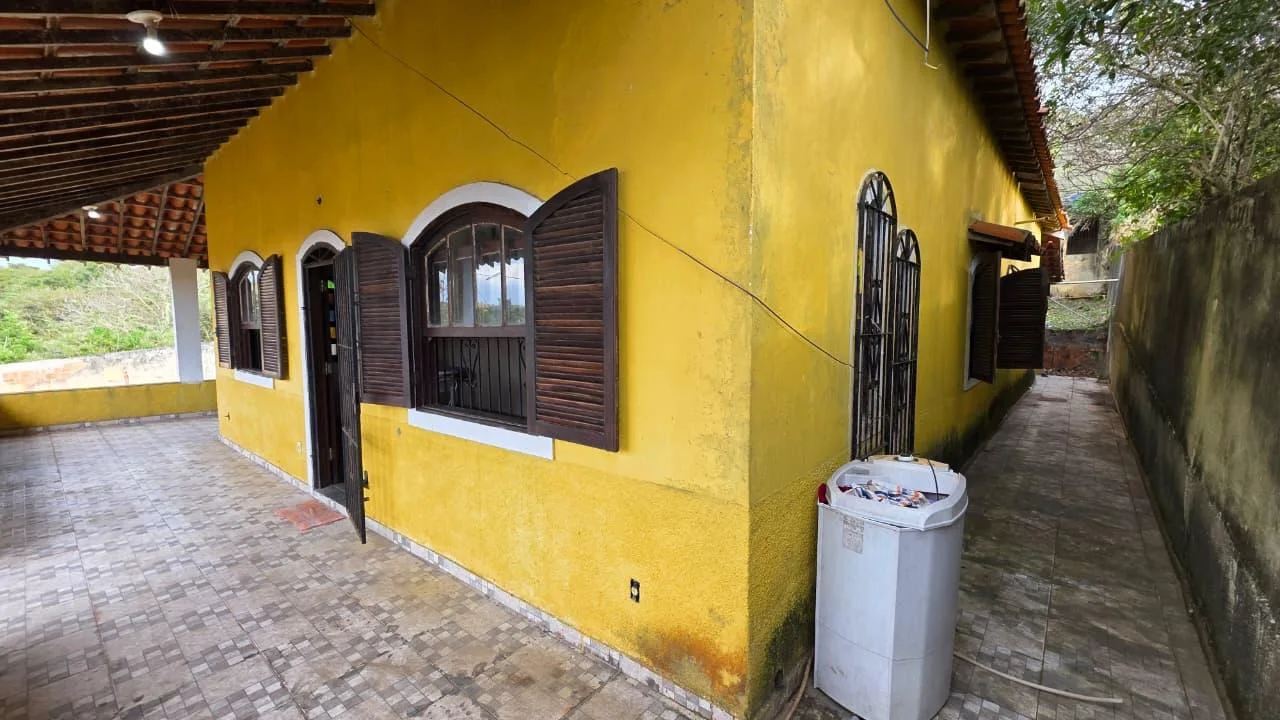 DOIS IMÓVEIS À VENDA EM IGUABA GRANDE