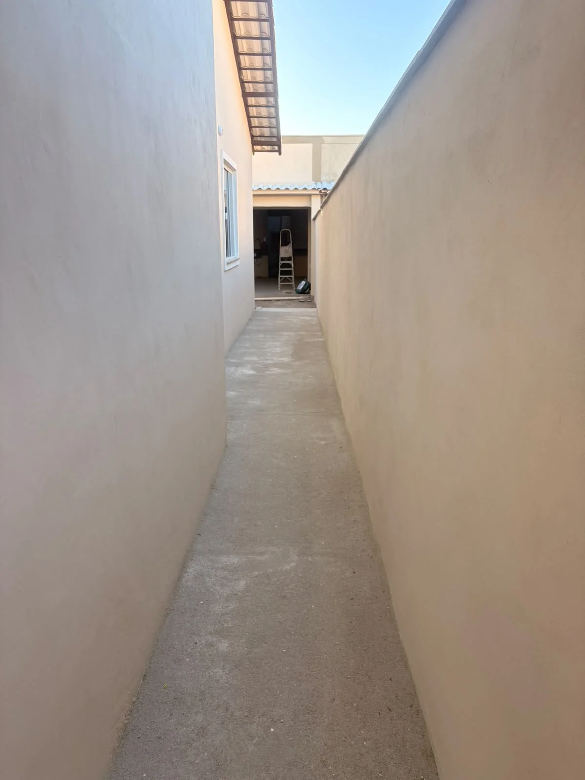 CASA COM 3 QUARTOS À VENDA NO CENTRO DA CIDADE - R$ 450.000