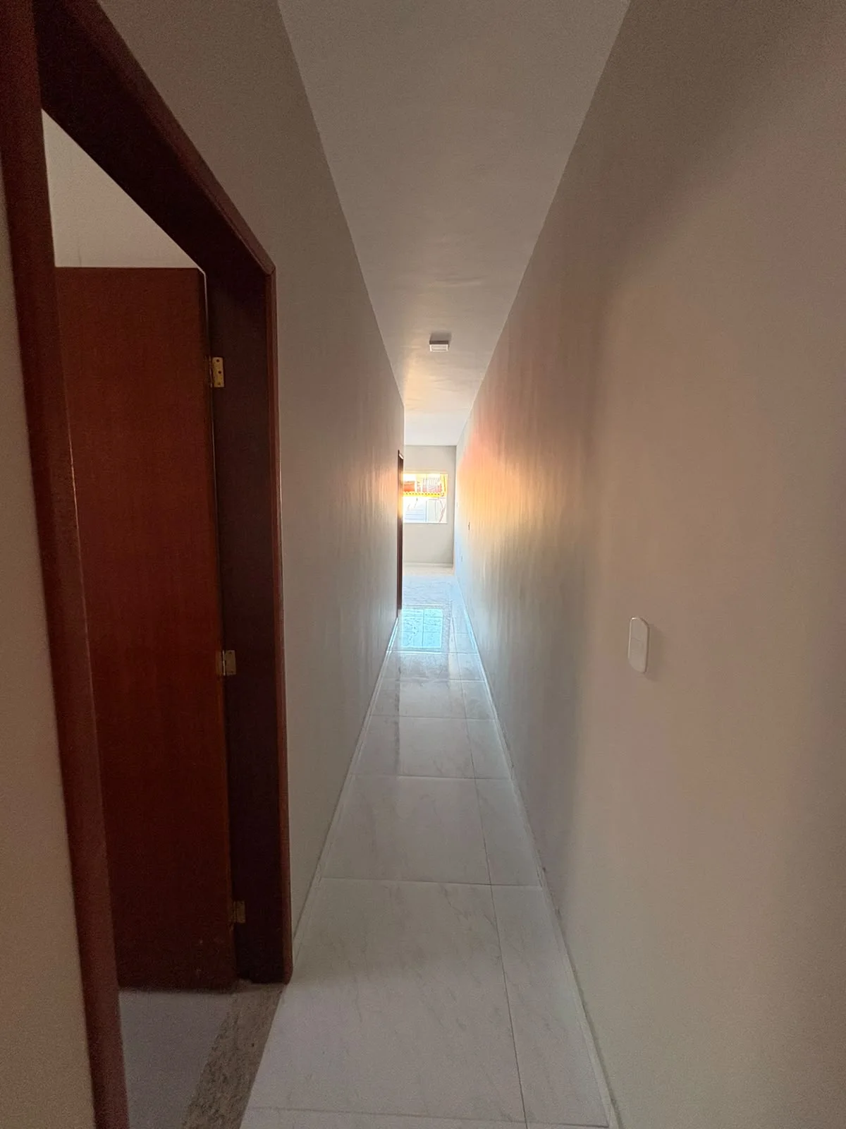 CASA COM 3 QUARTOS À VENDA NO CENTRO DA CIDADE - R$ 450.000
