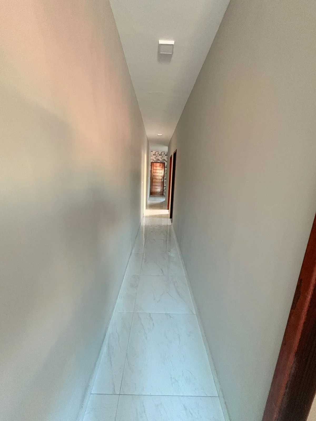 CASA COM 3 QUARTOS À VENDA NO CENTRO DA CIDADE - R$ 450.000