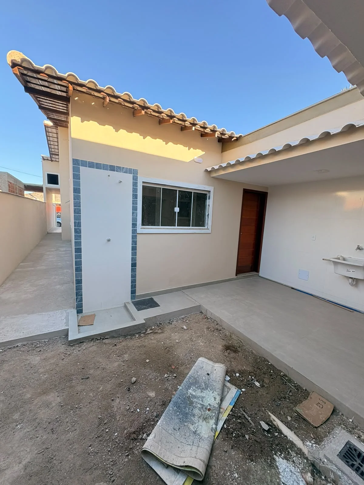 CASA COM 3 QUARTOS À VENDA NO CENTRO DA CIDADE - R$ 450.000