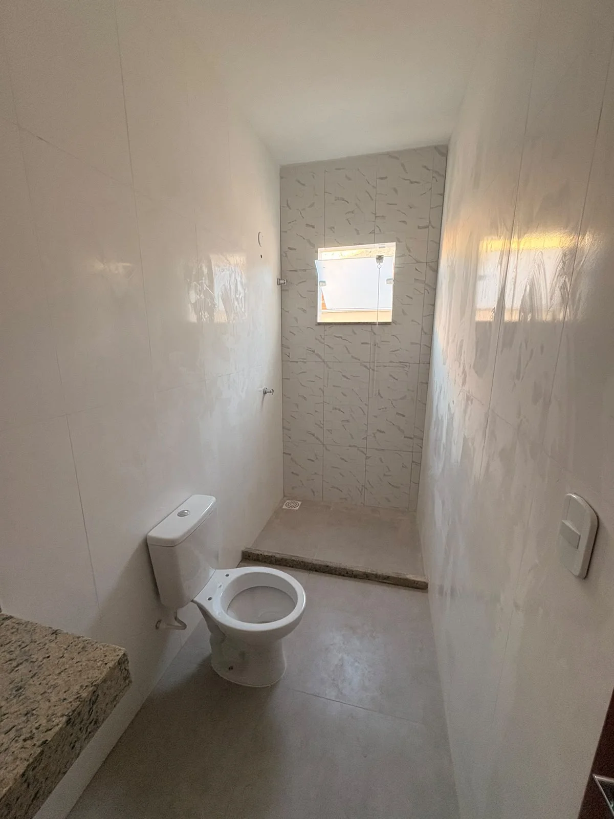 CASA COM 3 QUARTOS À VENDA NO CENTRO DA CIDADE - R$ 450.000