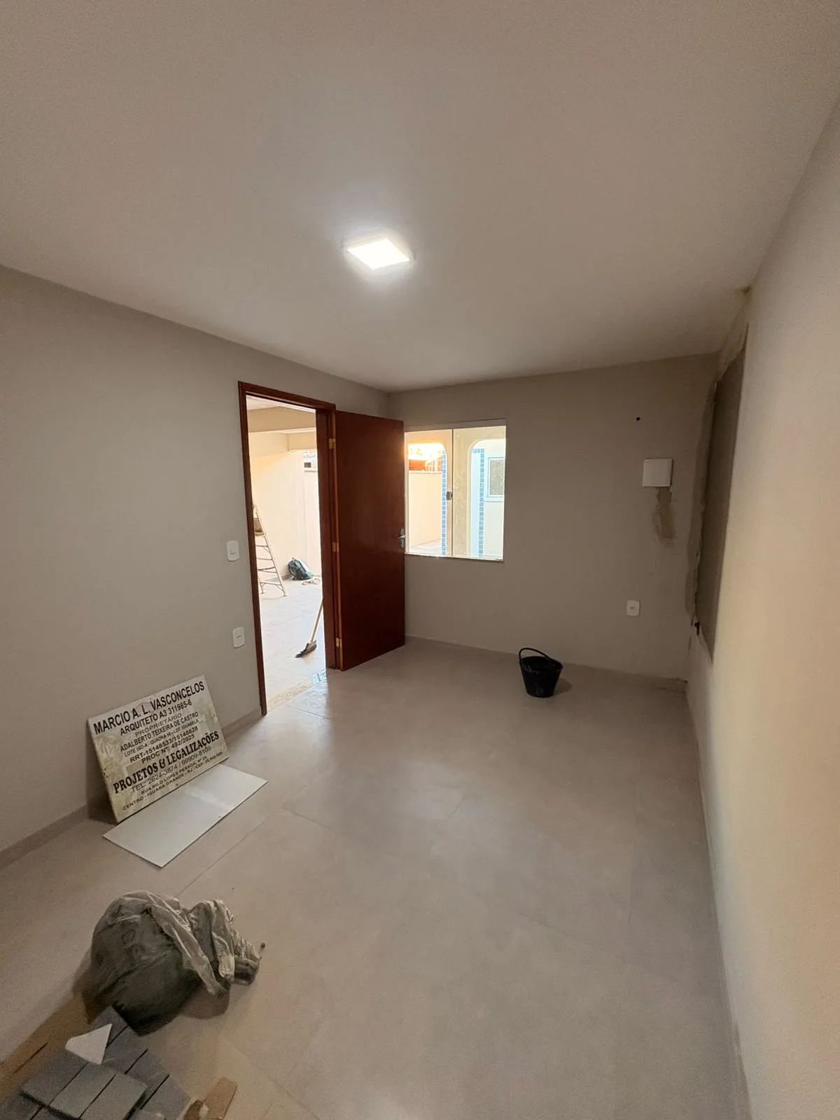 CASA COM 3 QUARTOS À VENDA NO CENTRO DA CIDADE - R$ 450.000