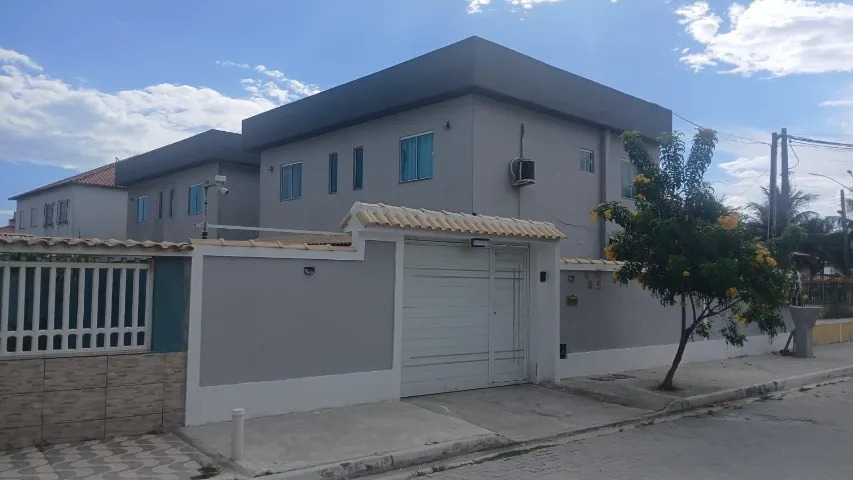 Alugo Linda Casa Duplex em Ubas