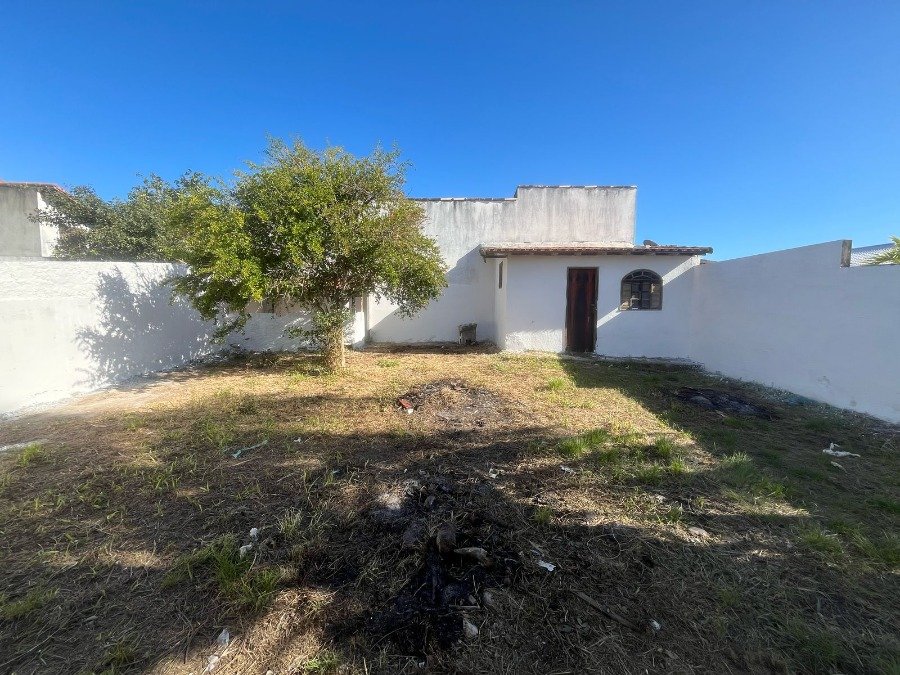 Imóvel para venda em Iguaba Grande, caracterizado por uma casa independente.