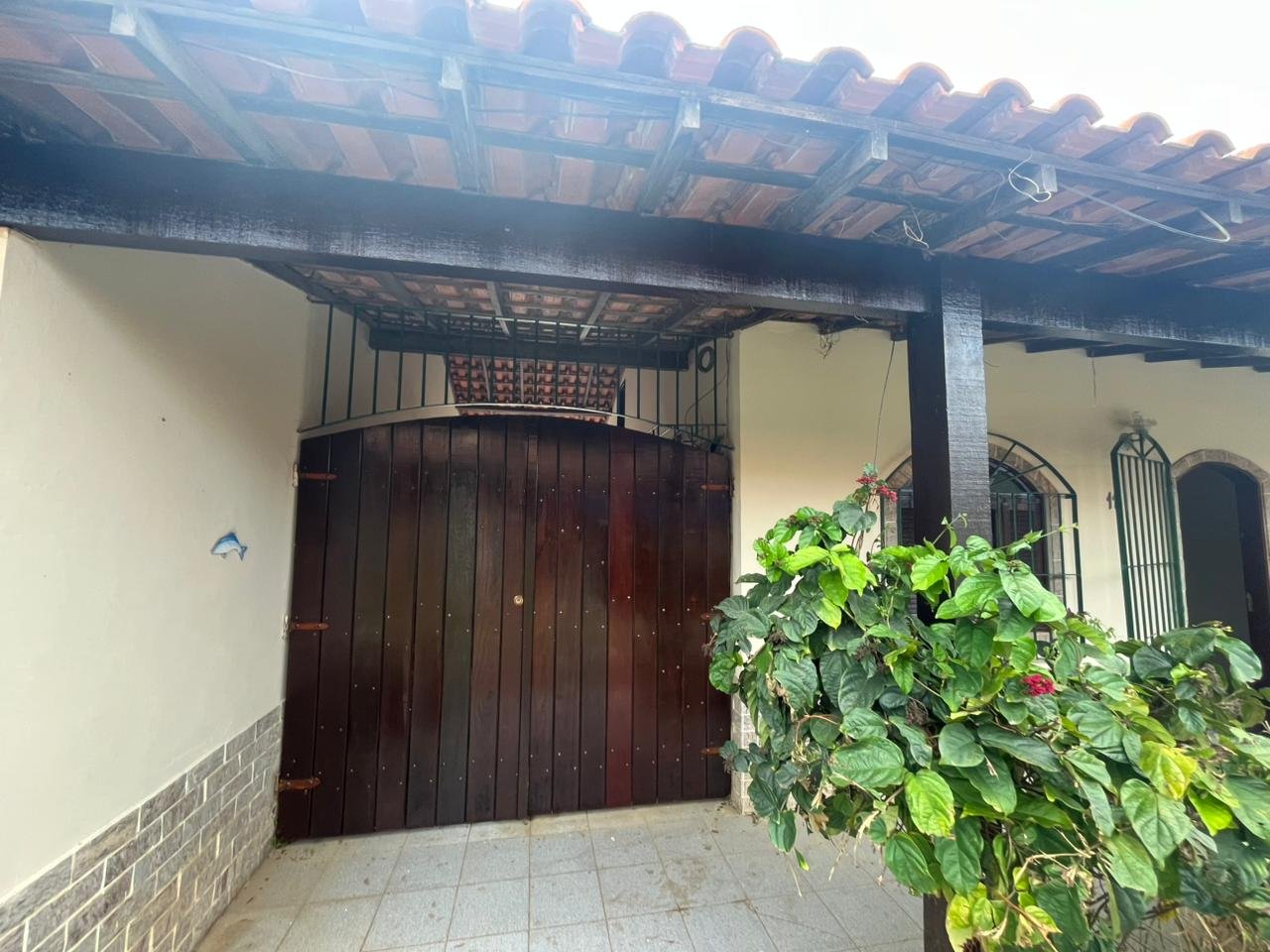 CASA EM CONDOMÍNIO PERTO DA PRAIA DOS UBÁS