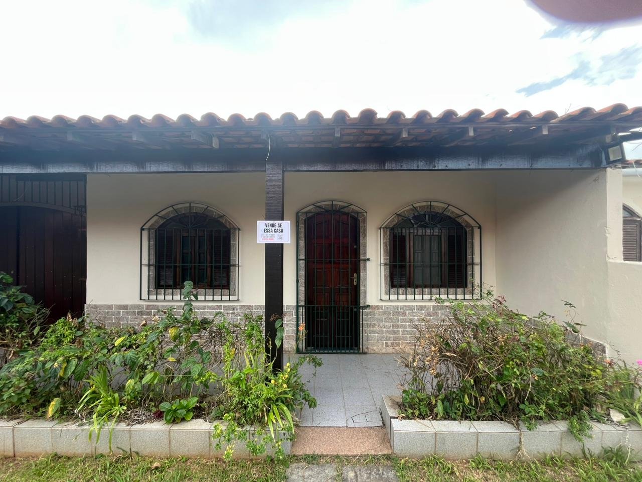 CASA EM CONDOMÍNIO PERTO DA PRAIA DOS UBÁS