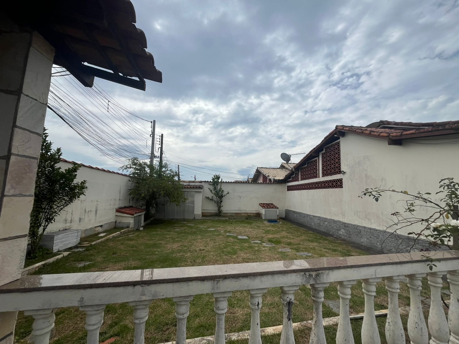 CASA EM CONDOMÍNIO PERTO DA PRAIA DOS UBÁS