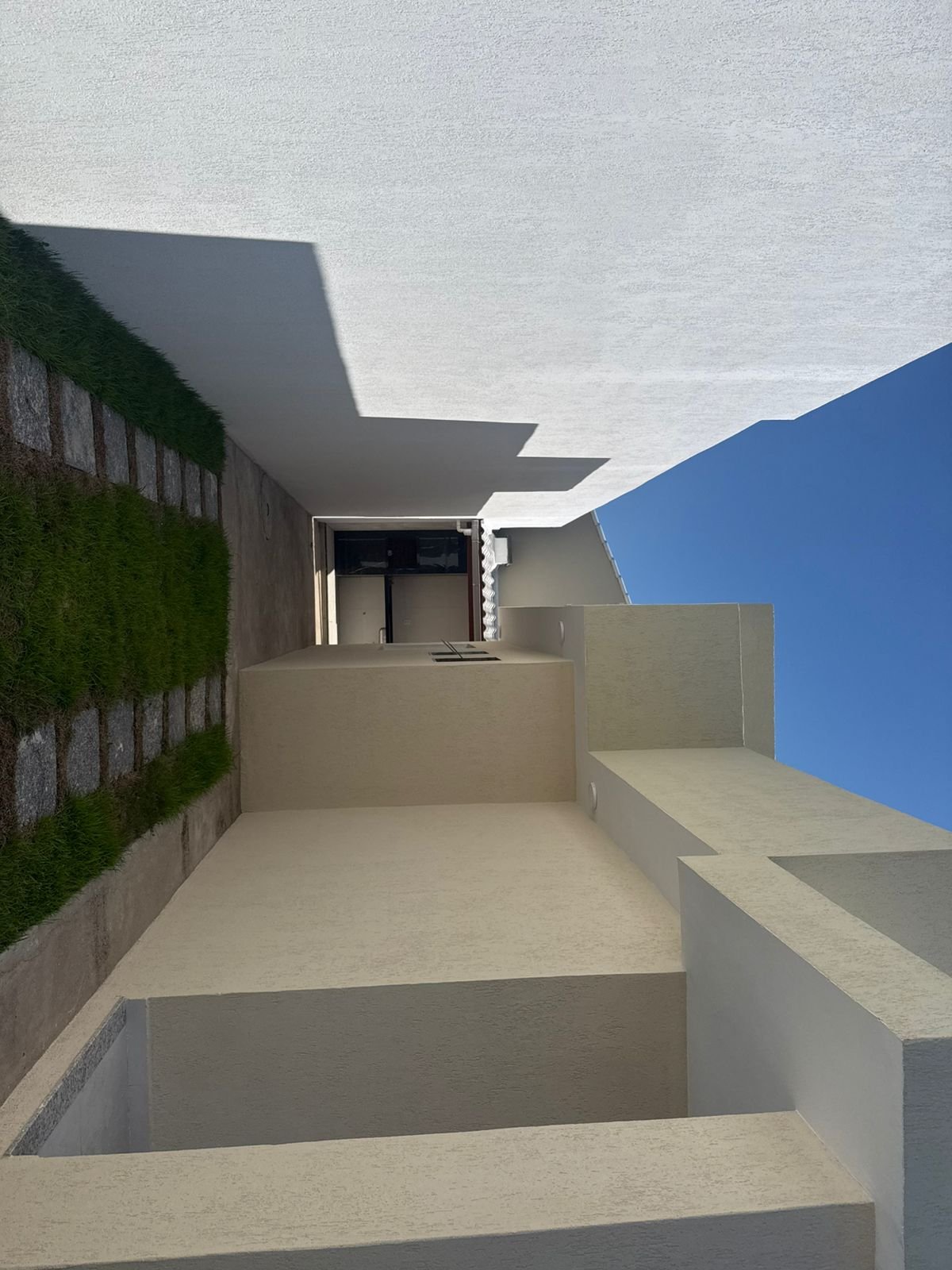CASA NOVA NO CENTRO DA CIDADE POR APENAS R$ 380.000