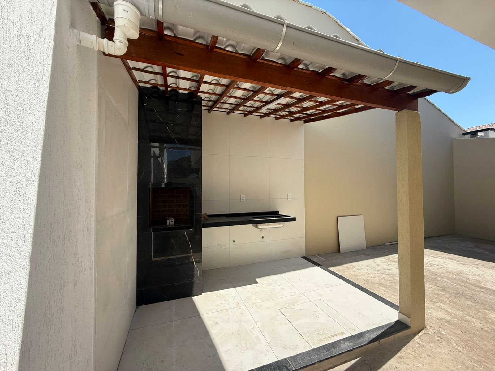 CASA NOVA NO CENTRO DA CIDADE POR APENAS R$ 380.000
