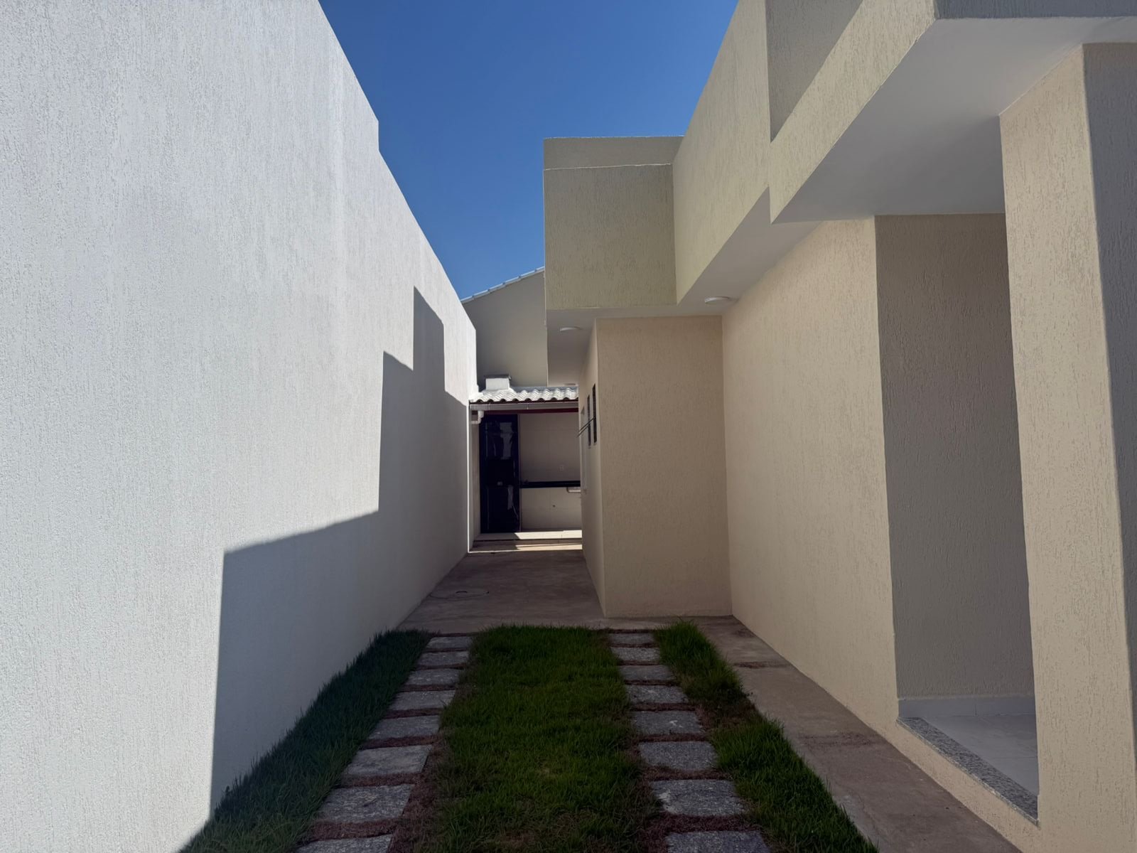 CASA NOVA NO CENTRO DA CIDADE POR APENAS R$ 380.000