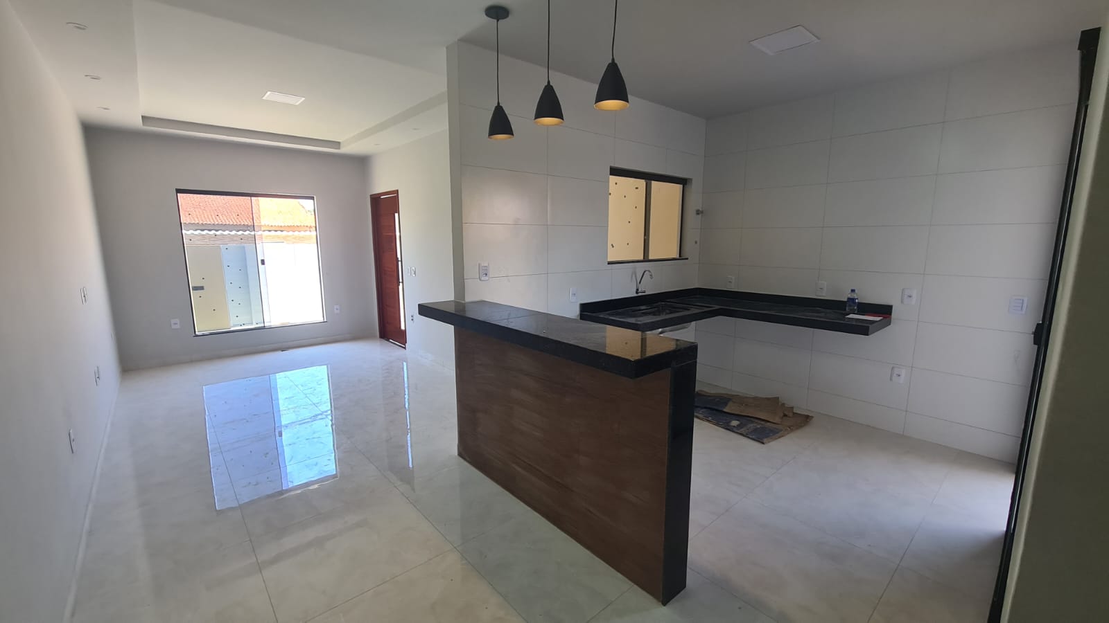 EXCELENTE CASA NO CENTRO DE IGUABA POR R$ 400.000