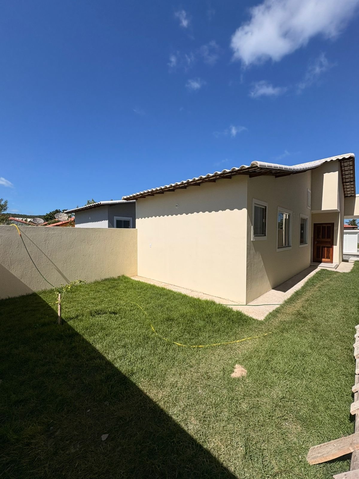 OPORTUNIDADE! CASA PRIMEIRA LOCAÇÃO Á 150m DA PRAIA DOS UBÁS