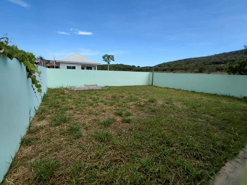 EXCELENTE CASA COM 3 QUARTOS POR APENAS R$ 320.000.00
