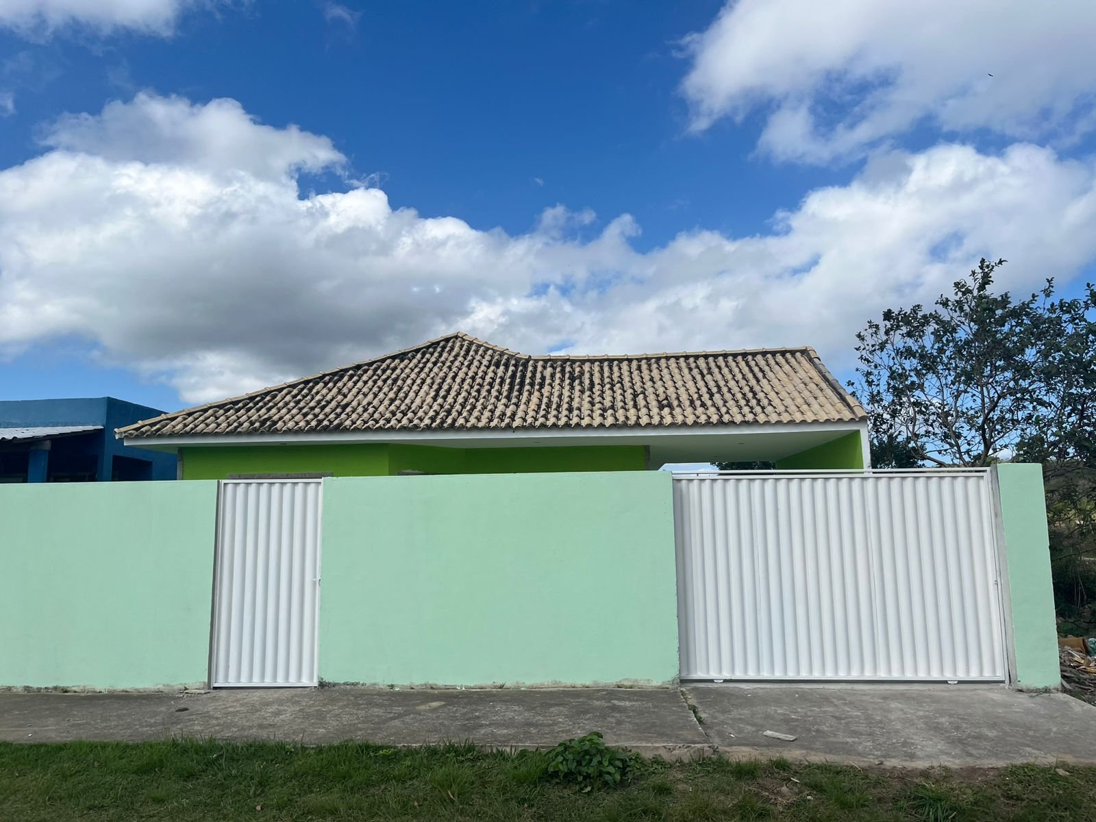 EXCELENTE CASA COM 3 QUARTOS POR APENAS R$ 320.000.00