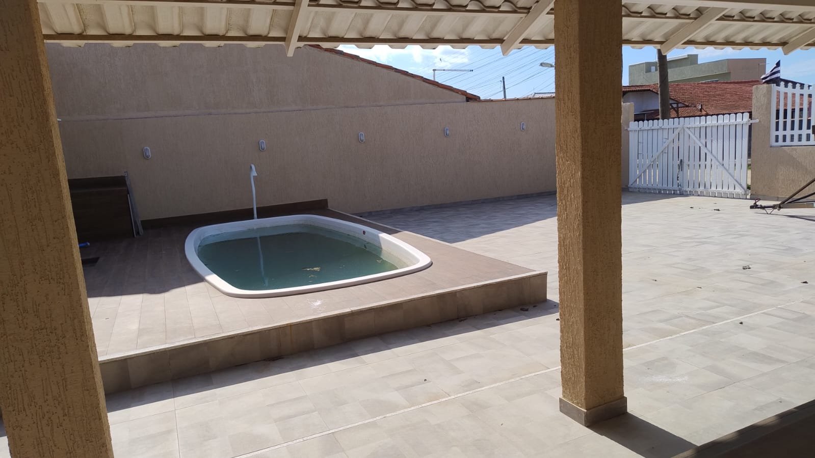 EXCELENTE CASA COM PISCINA NO CANELLAS CITY