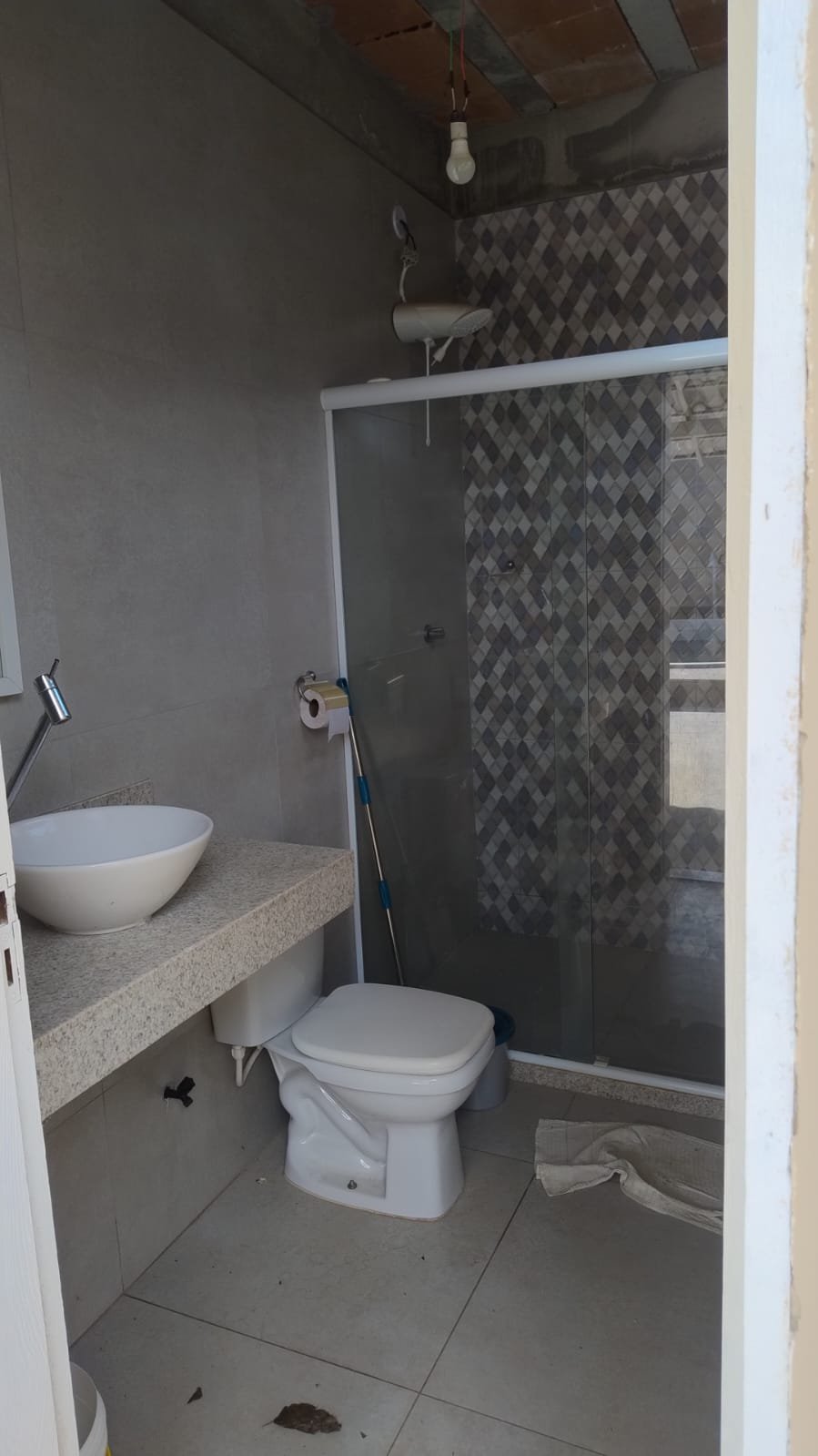 EXCELENTE CASA COM PISCINA NO CANELLAS CITY