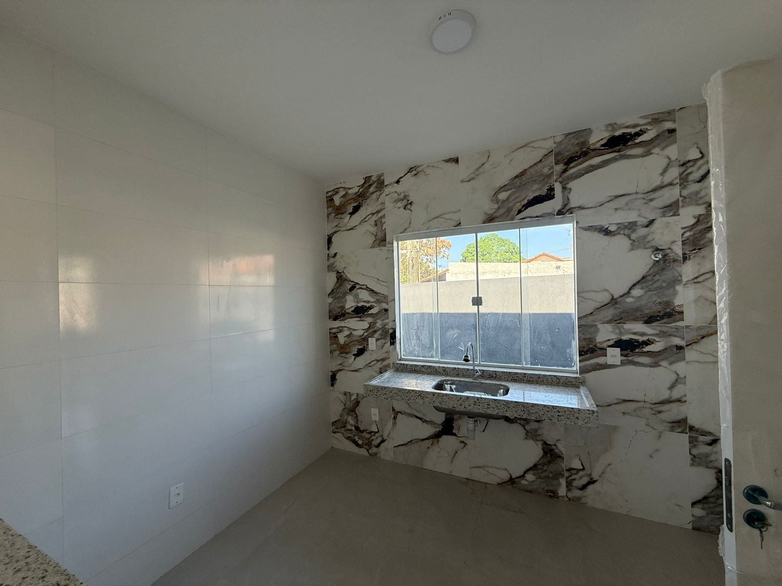 CASA Á VENDA NO CENTRO DA CIDADE - R$ 380.000